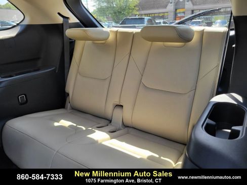 Used 2023 MAZDA CX-9 Touring image 17