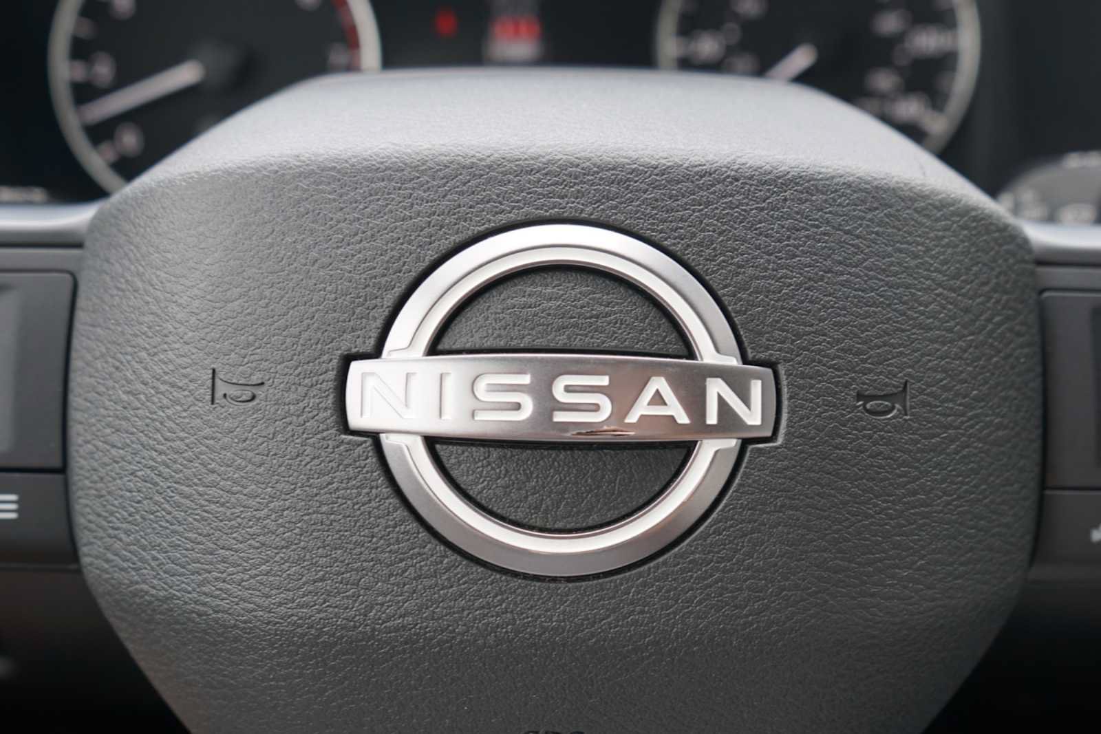 Used 2025 Nissan Rogue SV FWD image 13