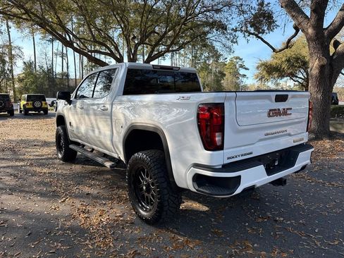 Used 2021 GMC Sierra 1500 Elevation w/ Preferred Package image 3