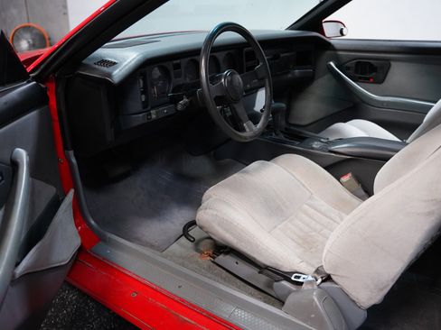Used 1989 Pontiac Firebird Trans Am RWD image 4