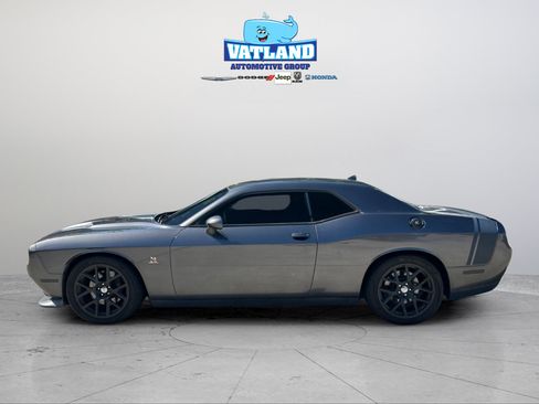 Used 2015 Dodge Challenger R/T Scat Pack w/ Leather Interior Group RWD image 2