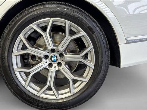 Used 2023 BMW X7 xDrive40i AWD/4WD image 29