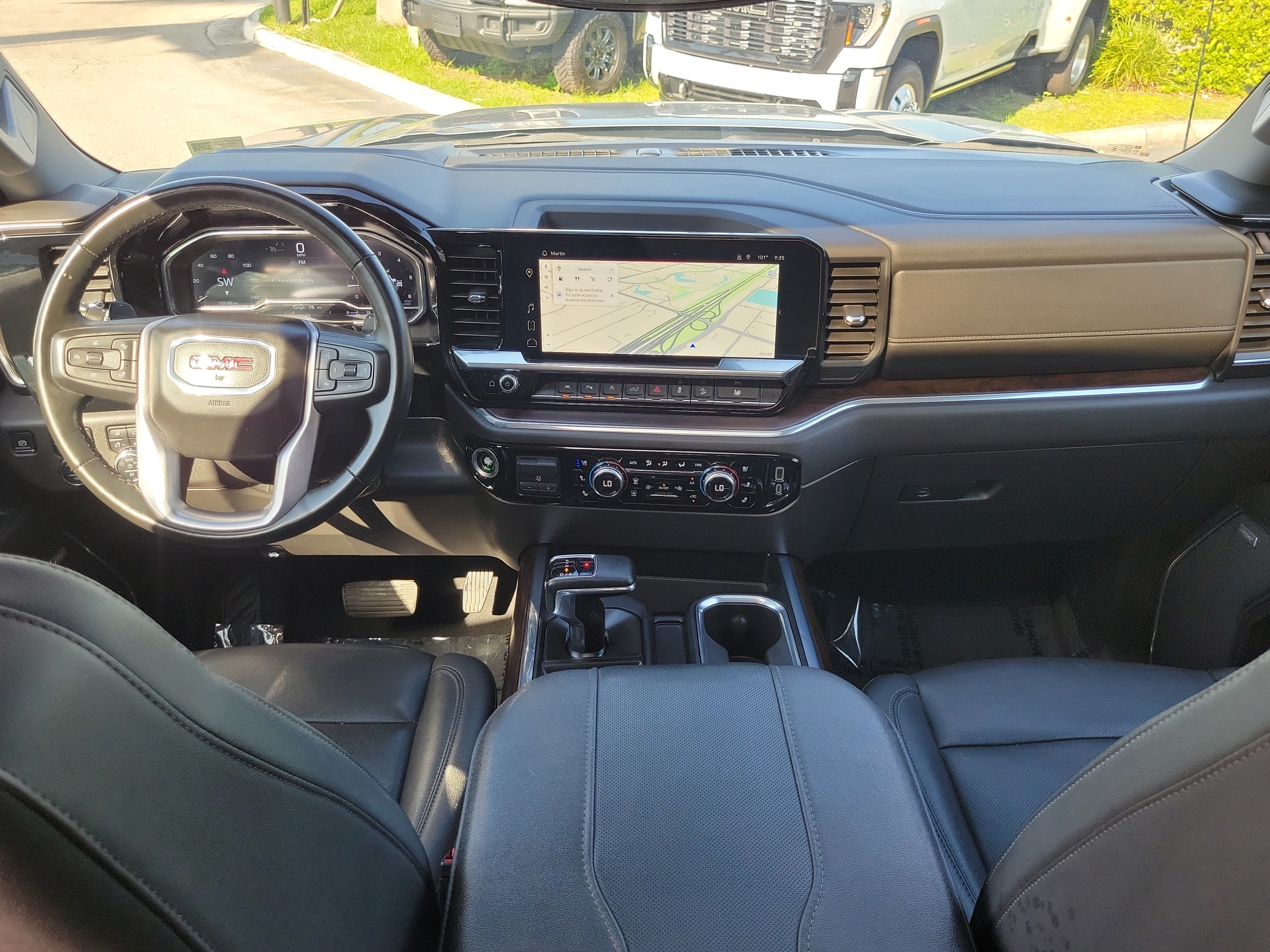 Used 2024 GMC Sierra 1500 SLT w/ SLT Premium Plus Package AWD/4WD image 18