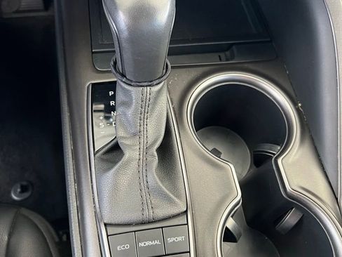 Used 2024 Toyota Camry SE image 13