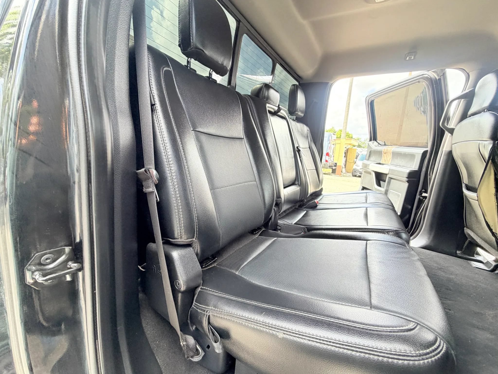 Used 2019 Ford F250 4x4 SuperCrew Lariat w/ Camper Package image 18