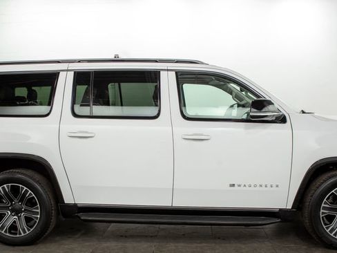 Used 2024 Jeep Wagoneer L Series II image 21