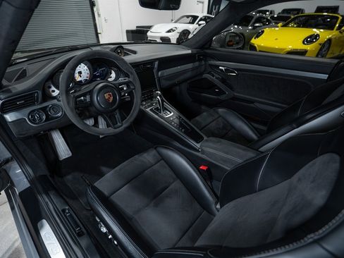 Used 2018 Porsche 911 GT3 image 18