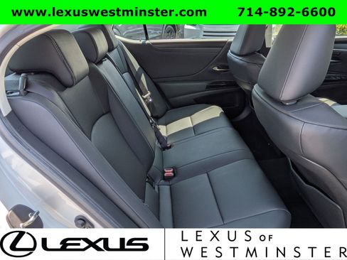 Used 2025 Lexus ES 300h w/ Premium Package FWD image 7