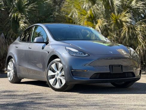 Used 2021 Tesla Model Y Long Range AWD/4WD image 8