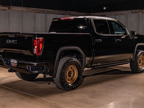 Used 2025 GMC Sierra 1500 Elevation image 9