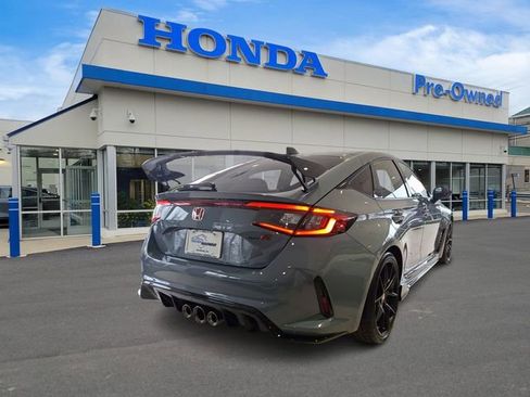 Used 2025 Honda Civic Type R image 5