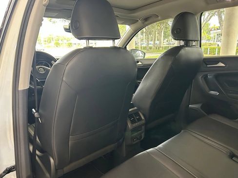 Used 2021 Volkswagen Tiguan SE w/ Panoramic Sunroof Package FWD image 34