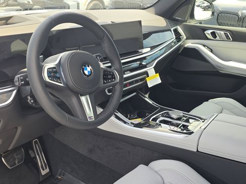 New 2026 BMW X5 xDrive40i w/ M Sport Package AWD/4WD image 15