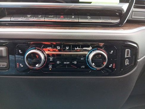 New 2026 GMC Sierra 3500 SLE w/ SLE Value Package image 17