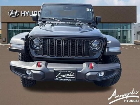 Used 2024 Jeep Wrangler Rubicon w/ Technology Group AWD/4WD image 3
