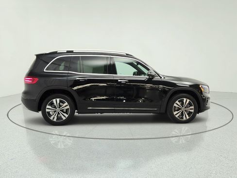 Used 2026 Mercedes-Benz GLB 250 image 4