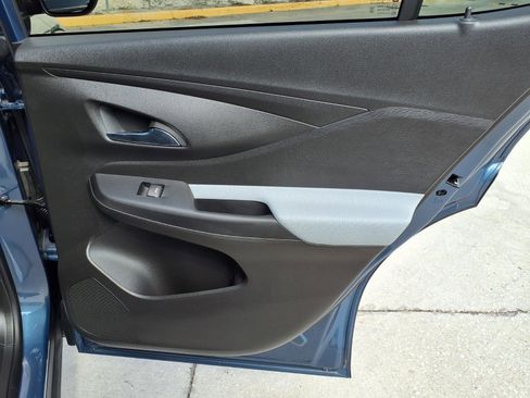 Used 2024 Buick Envista Preferred image 11