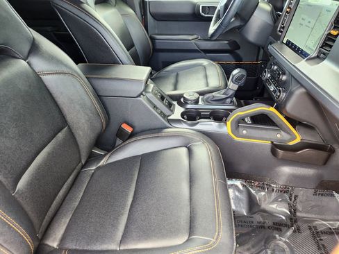 Used 2024 Ford Bronco Badlands AWD/4WD image 5