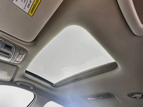 Used 2025 Kia Telluride S FWD image 26