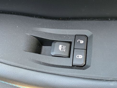 Used 2023 Jeep Grand Cherokee Trailhawk image 35