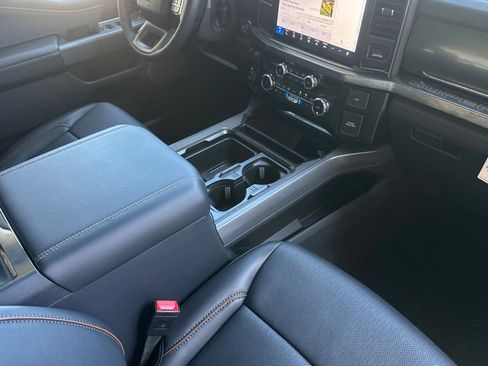 New 2026 Ford F250 Lariat w/ Black Appearance Package AWD/4WD image 15