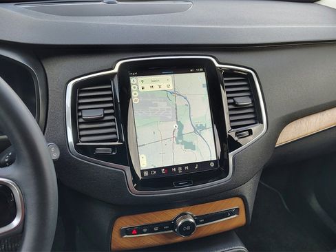 Used 2024 Volvo XC90 B6 Plus image 19