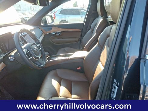 Certified 2022 Volvo XC90 T6 Momentum w/ Advanced Package image 15