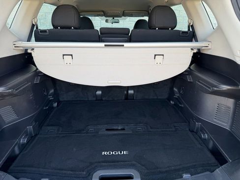 Used 2017 Nissan Rogue S image 9