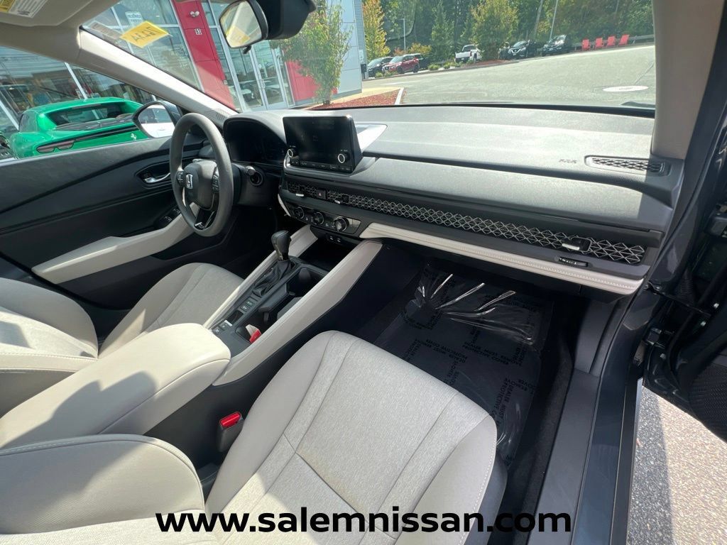 Used 2024 Honda Accord EX image 25