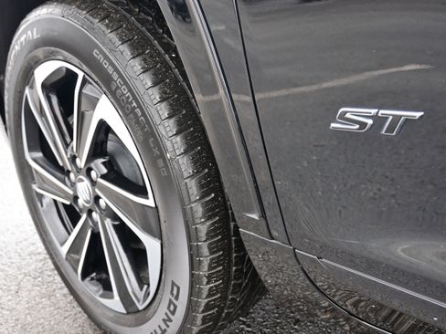 Used 2025 Buick Enclave Sport Touring image 12