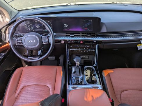 Used 2024 Kia Carnival SX Prestige image 17