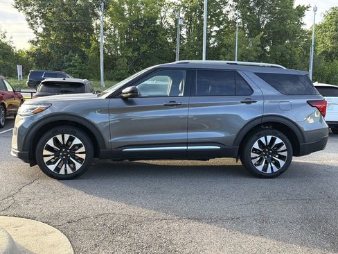 Used 2026 Ford Explorer Platinum w/ LUX Leather Package AWD/4WD image 6