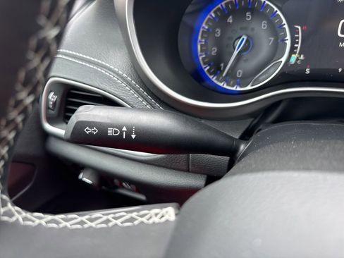 New 2027 Chrysler Pacifica Select AWD/4WD image 15