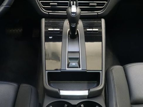Certified 2026 Porsche Macan AWD/4WD image 20