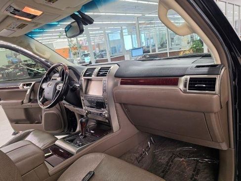 Used 2016 Lexus GX 460 w/ Premium Package AWD/4WD image 15