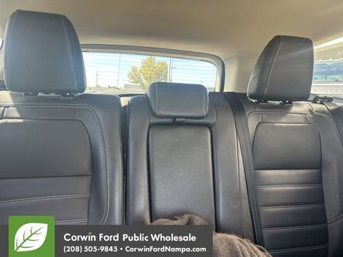 Used 2018 Ford Escape Titanium image 10