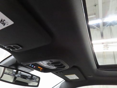 Used 2024 GMC Canyon AT4X image 25