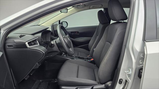 Used 2025 Toyota Corolla LE FWD image 14