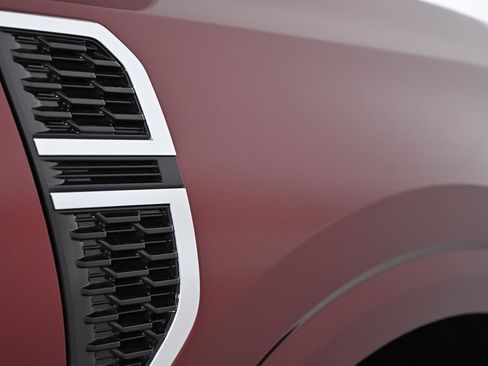 Used 2025 Nissan Armada Platinum image 10