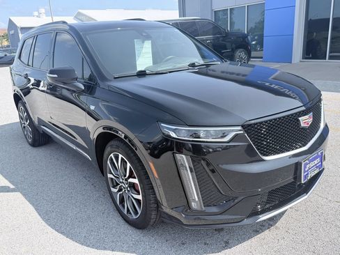Used 2024 Cadillac XT6 Sport w/ Platinum Package AWD/4WD image 4