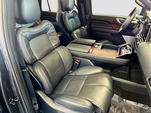 Used 2024 Lincoln Navigator Reserve AWD/4WD image 32