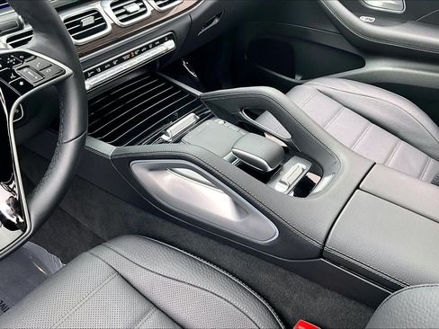 Certified 2026 Mercedes-Benz GLS 450 4MATIC image 14