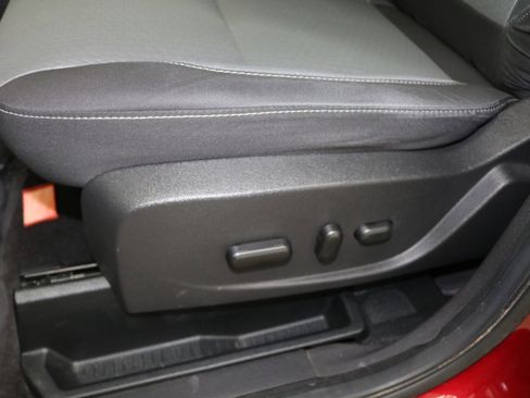 Used 2018 Ford Escape SE w/ Ford Safe & Smart Package image 17