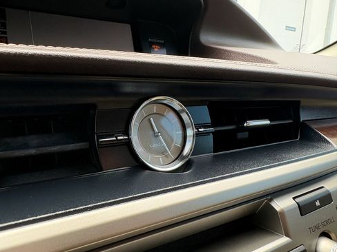Used 2018 Lexus ES 350 w/ Luxury Package w/Wood Trim FWD image 39