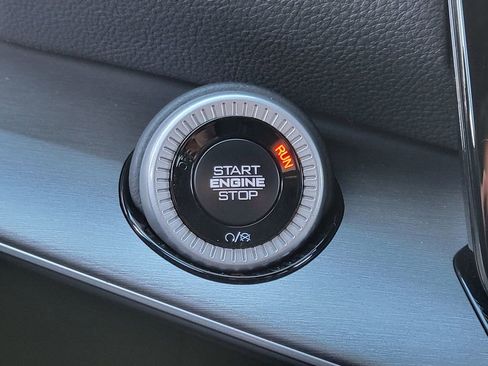 Used 2025 Jeep Wagoneer Series II image 11