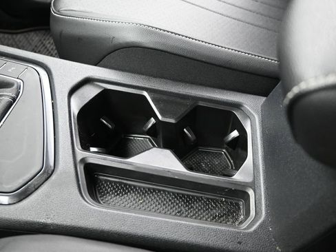 Used 2022 Volkswagen Tiguan SE R-Line image 19