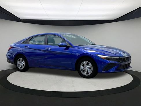 New 2025 Hyundai Elantra SE image 10