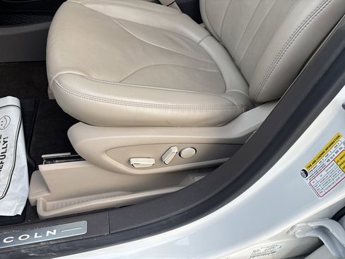 Used 2022 Lincoln Nautilus Reserve w/ Equipment Group 201A image 25