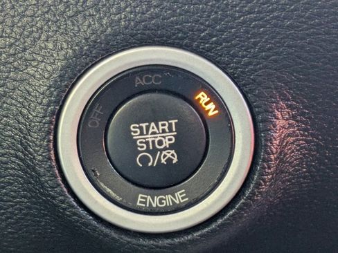 Used 2015 Dodge Challenger R/T Scat Pack w/ Leather Interior Group image 19