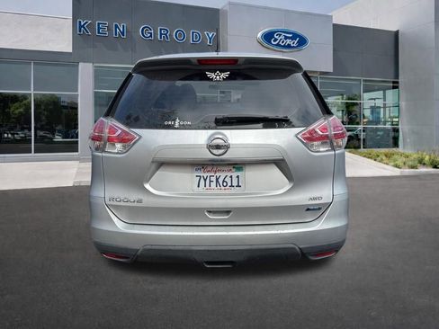 Used 2014 Nissan Rogue S image 3